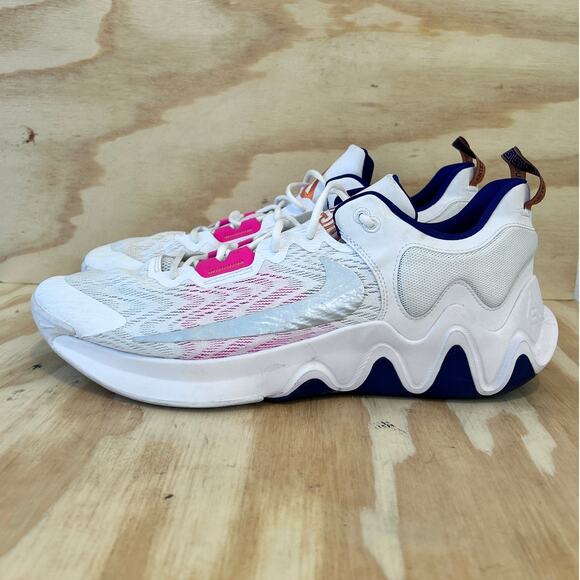 Athletic_Shoes